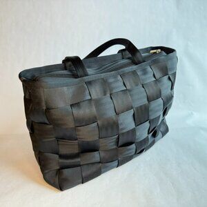 Harveys Black Original Seatbelt Bag Large Size with Zipper Closure